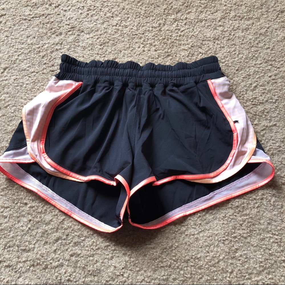 Lululemon Women’s Black Running Hoty Hot Shorts